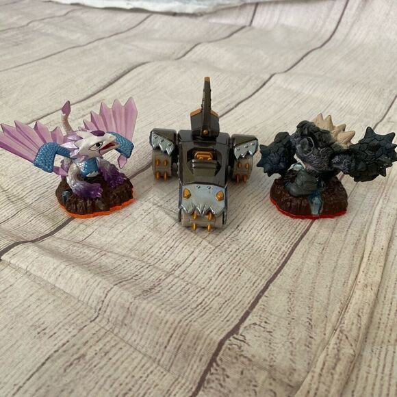 Skylanders Earth action figure dolls lot of 13 assorted sizes - Picture 5 of 7